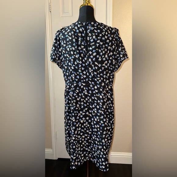 Michael Kors Black Floral V-Neck Dress XL Blue White Gold Detail Short Sleeve - Picture 4 of 9